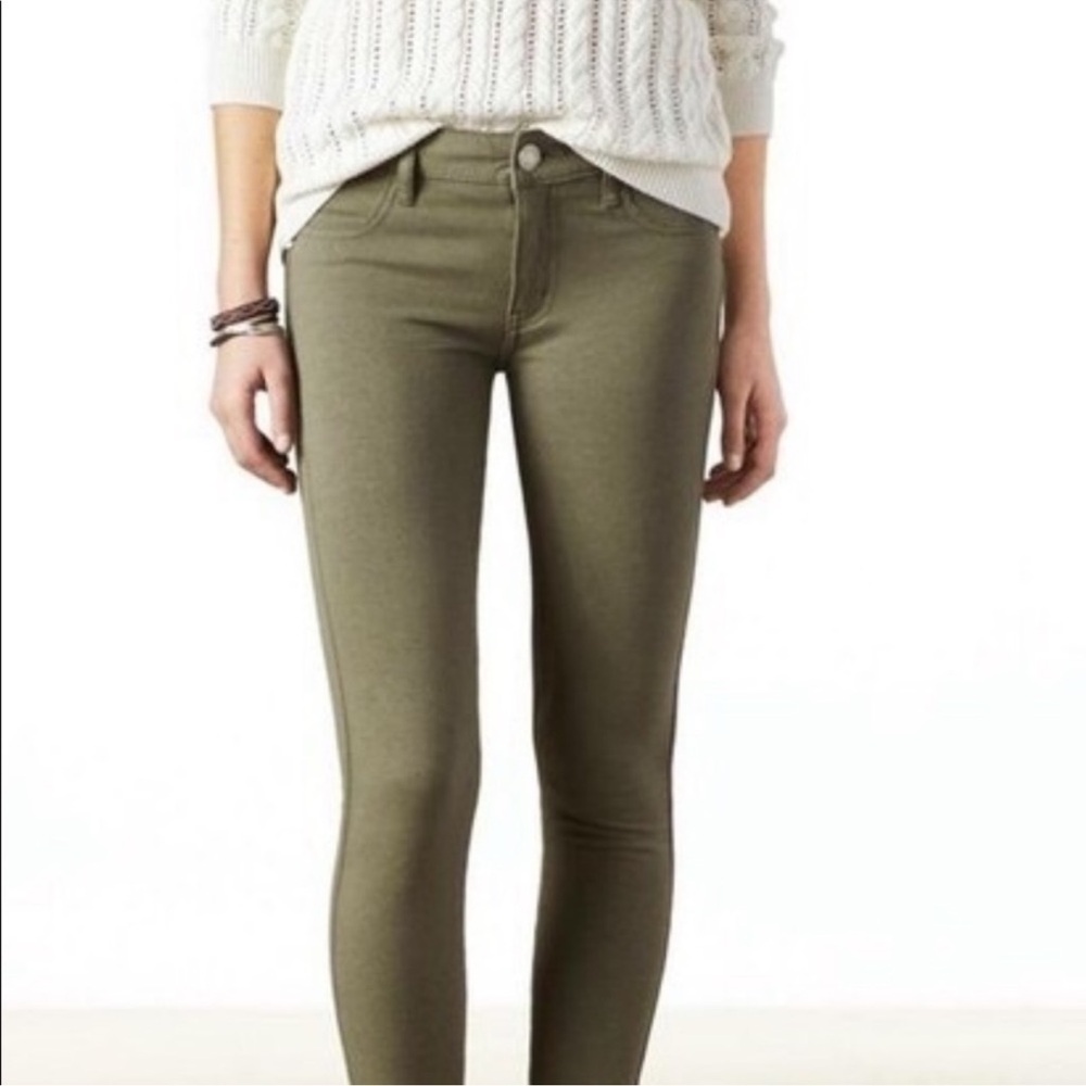 American Eagle Outfitters Hi-Rise Jegging in Olive